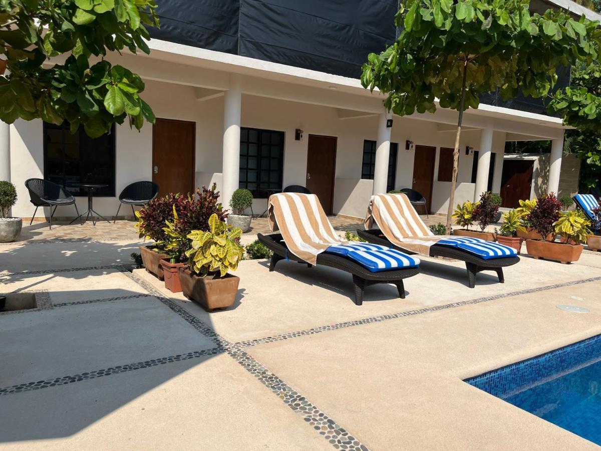 Natura Hotel & Villas Сиуатанехо Екстериор снимка