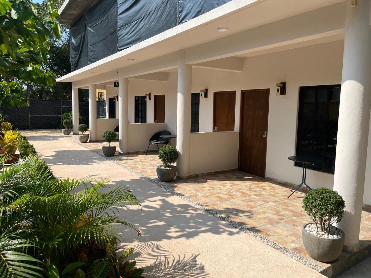 Natura Hotel & Villas Сиуатанехо Екстериор снимка